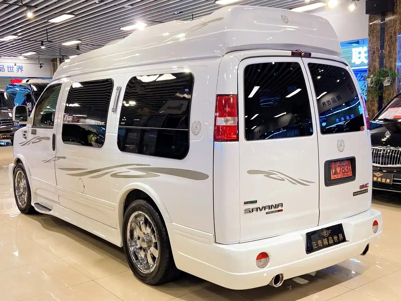 2011 SAVANA 5.3L Business Star 7-seater — миниатюра 5