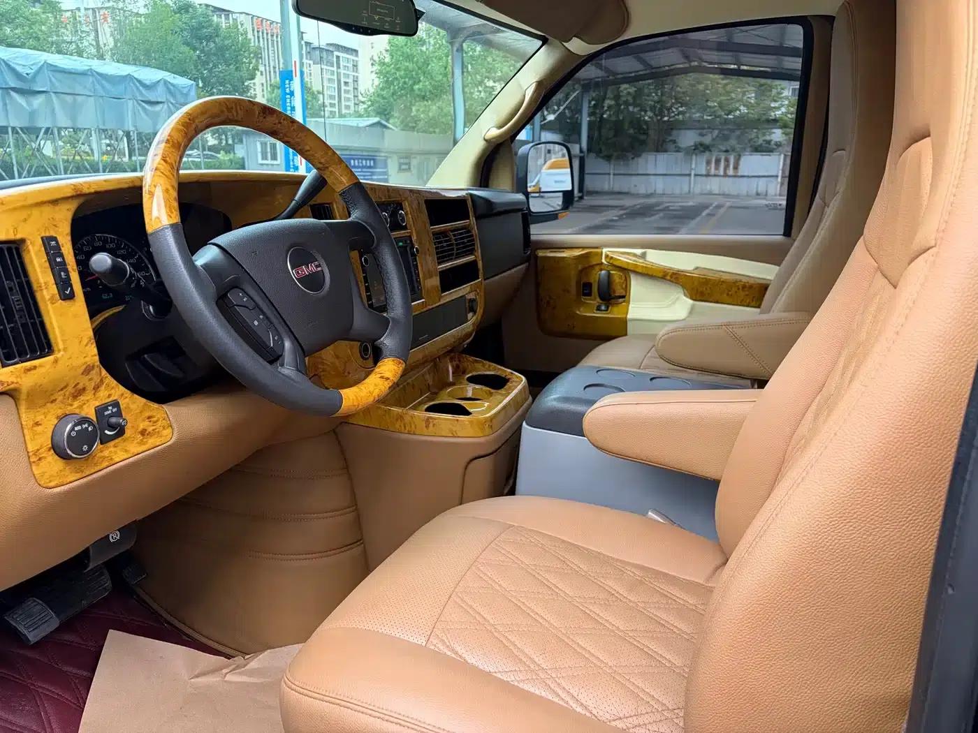 2017 SAVANA 1500S 4WD Classic Edition — миниатюра 7