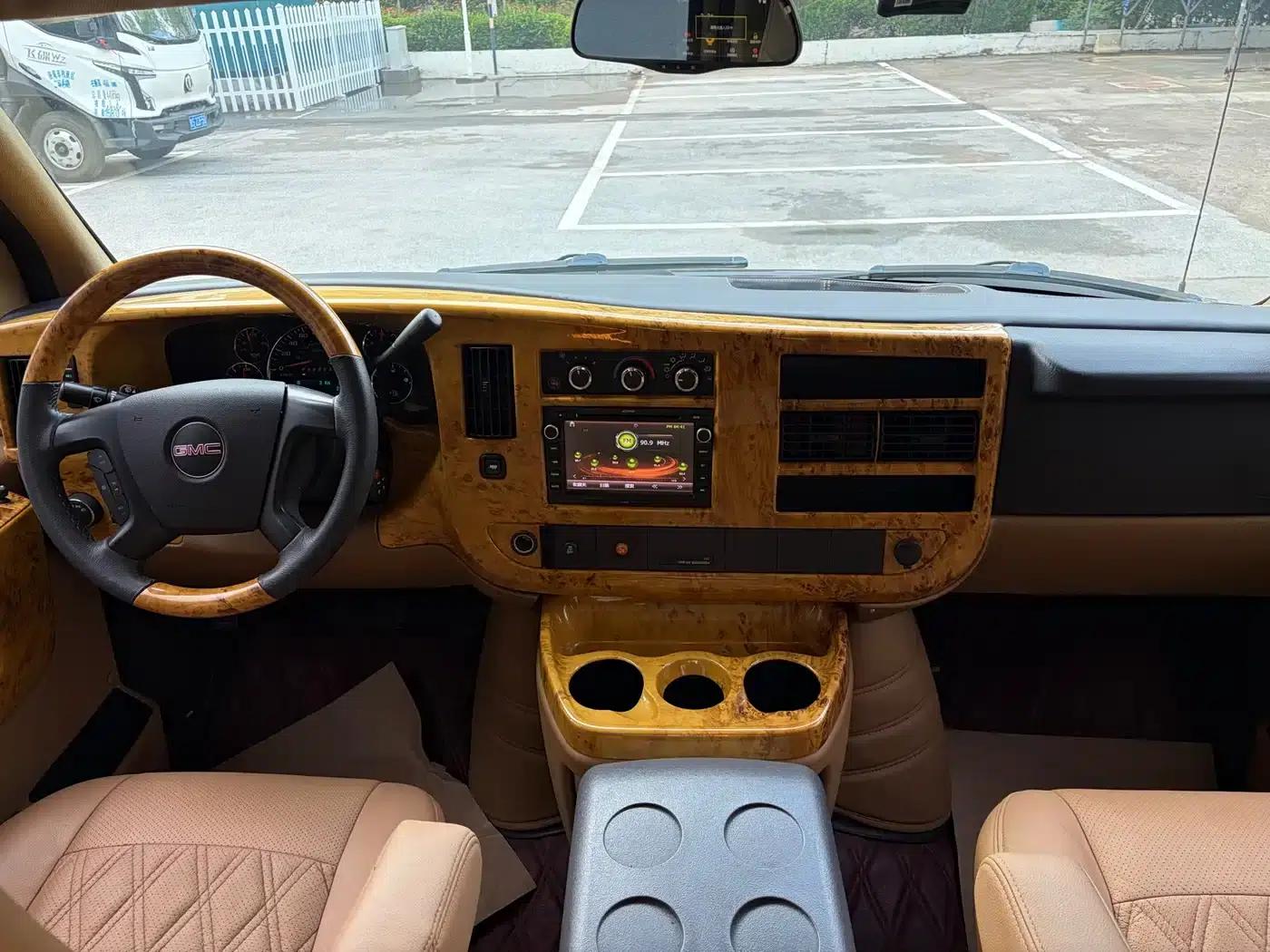 2017 SAVANA 1500S 4WD Classic Edition — миниатюра 9
