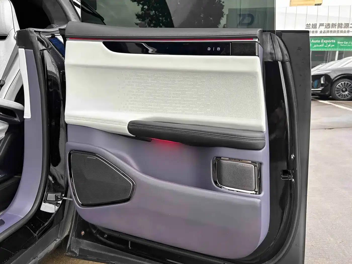 HiPhi X 2021 Luxury 6-seater — миниатюра 14