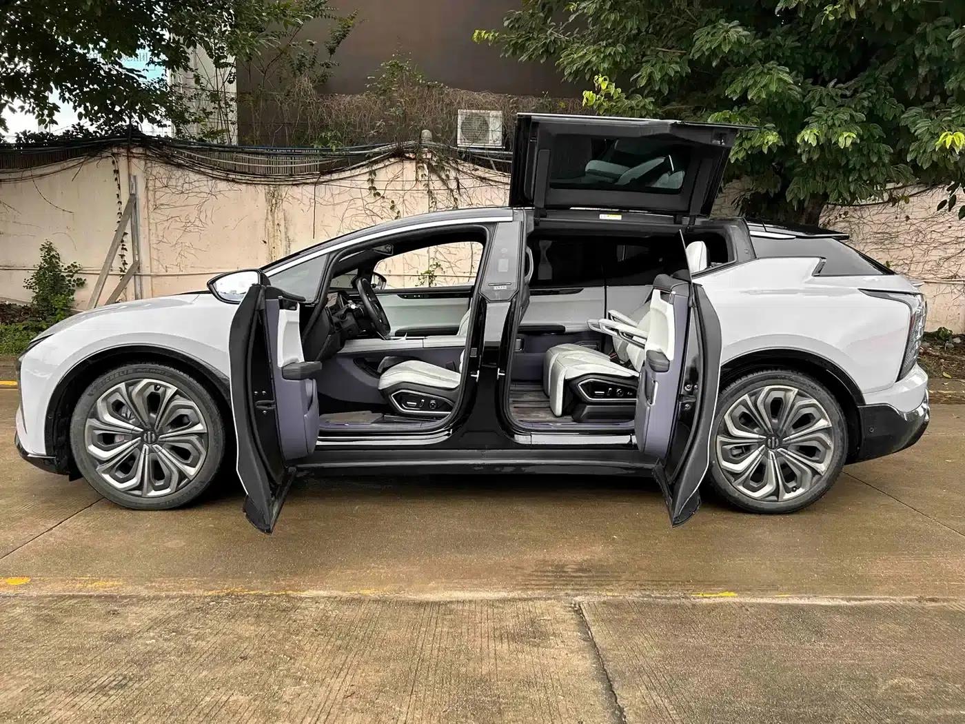 HiPhi X 2021 Luxury 6-seater — миниатюра 16