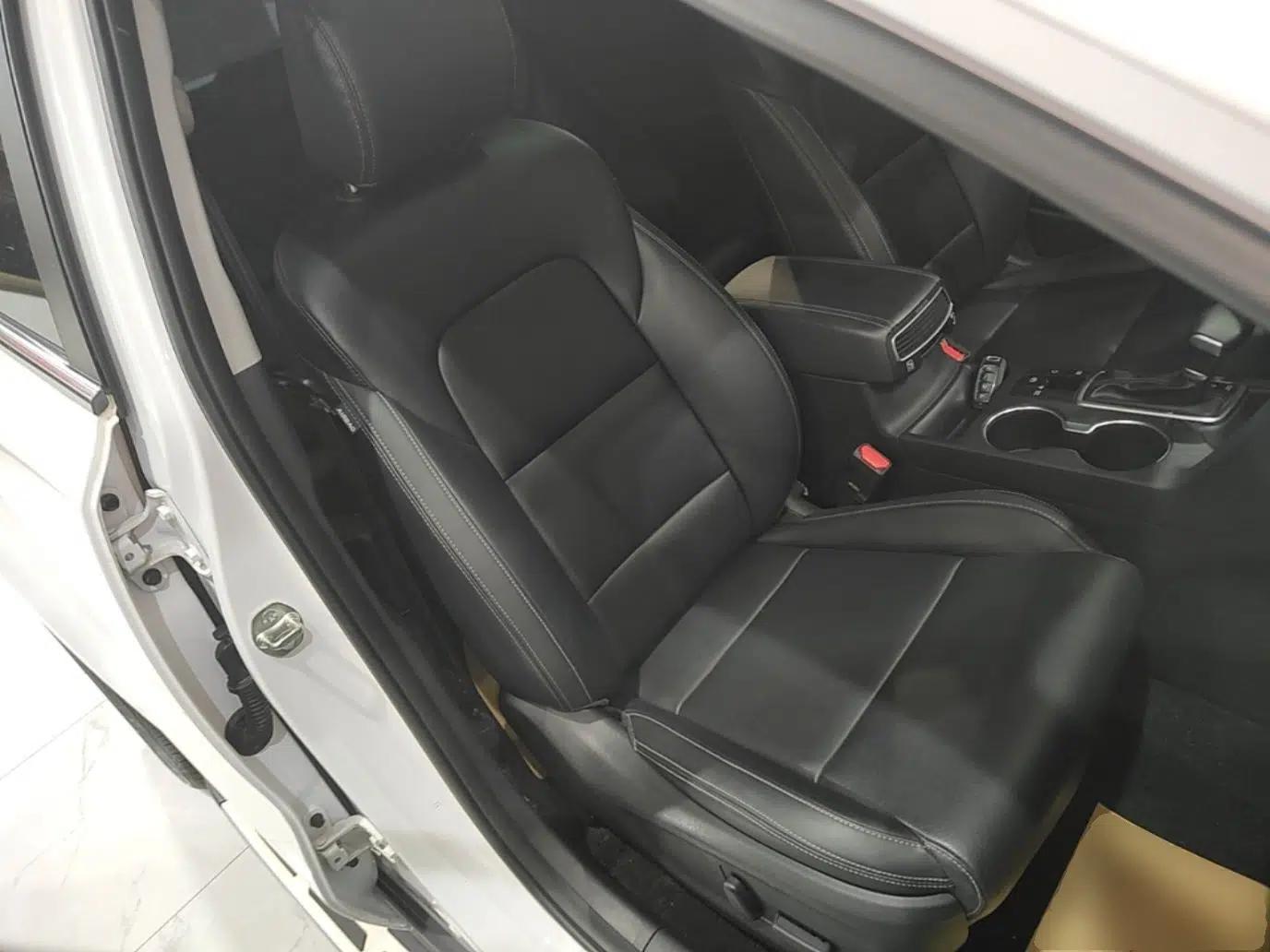 Kia KX5 2017 1.6T Automatic Two-Wheel Drive 15th Anniversary Special Edition DLX — миниатюра 23