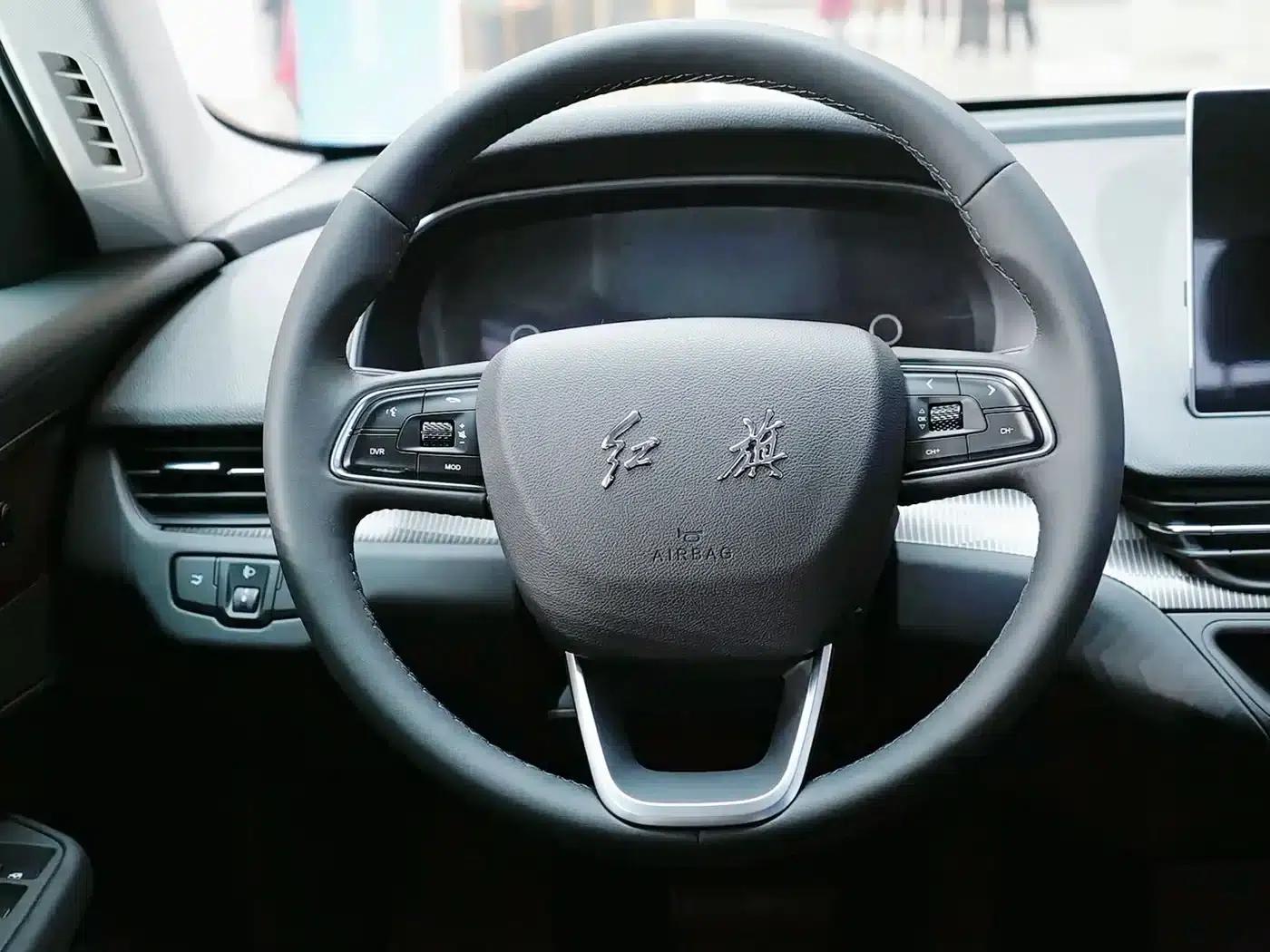 Hongqi E-QM5 2023 Basic Travel Edition — миниатюра 14