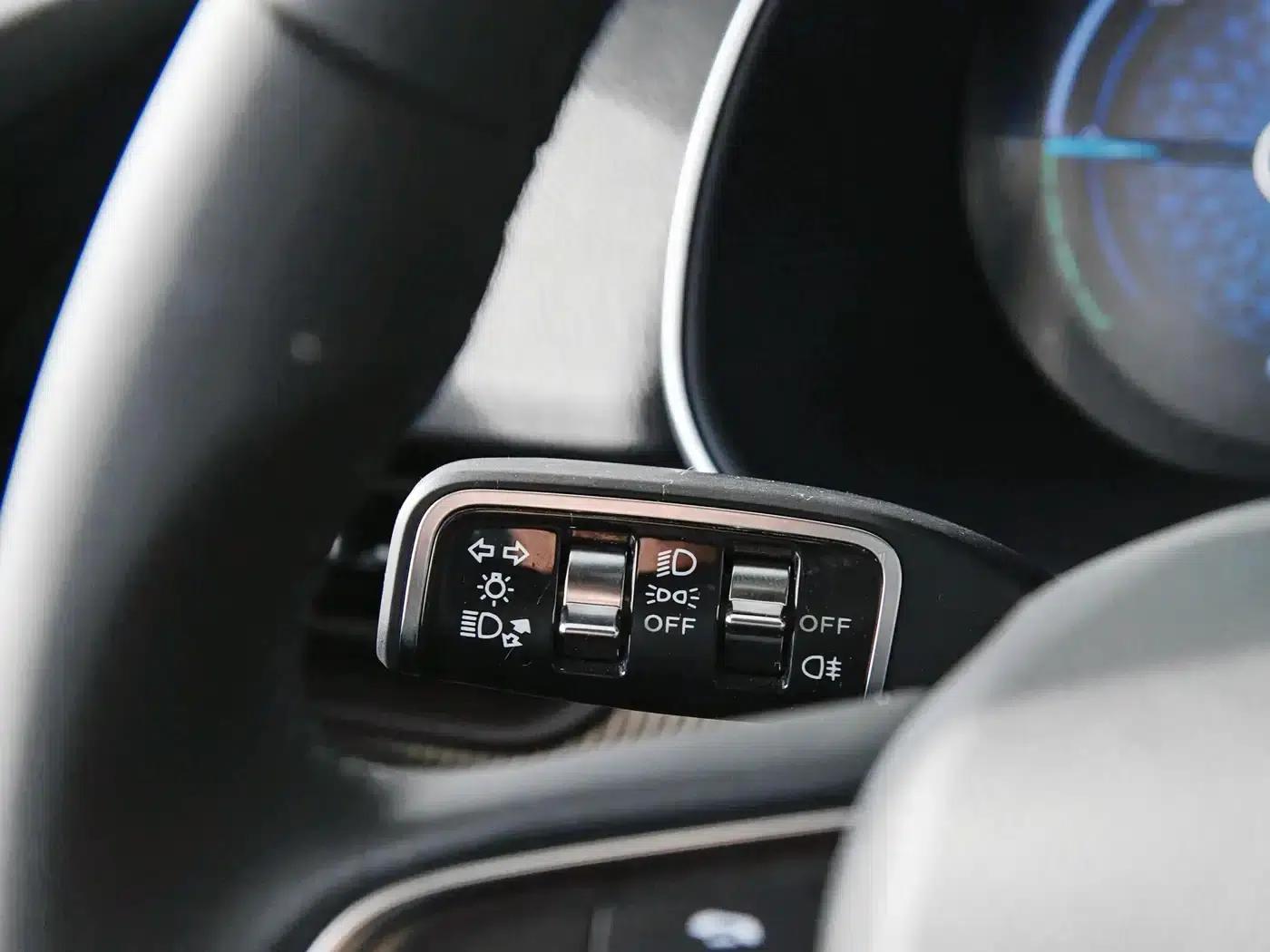 Hongqi E-QM5 2023 Basic Travel Edition — миниатюра 23