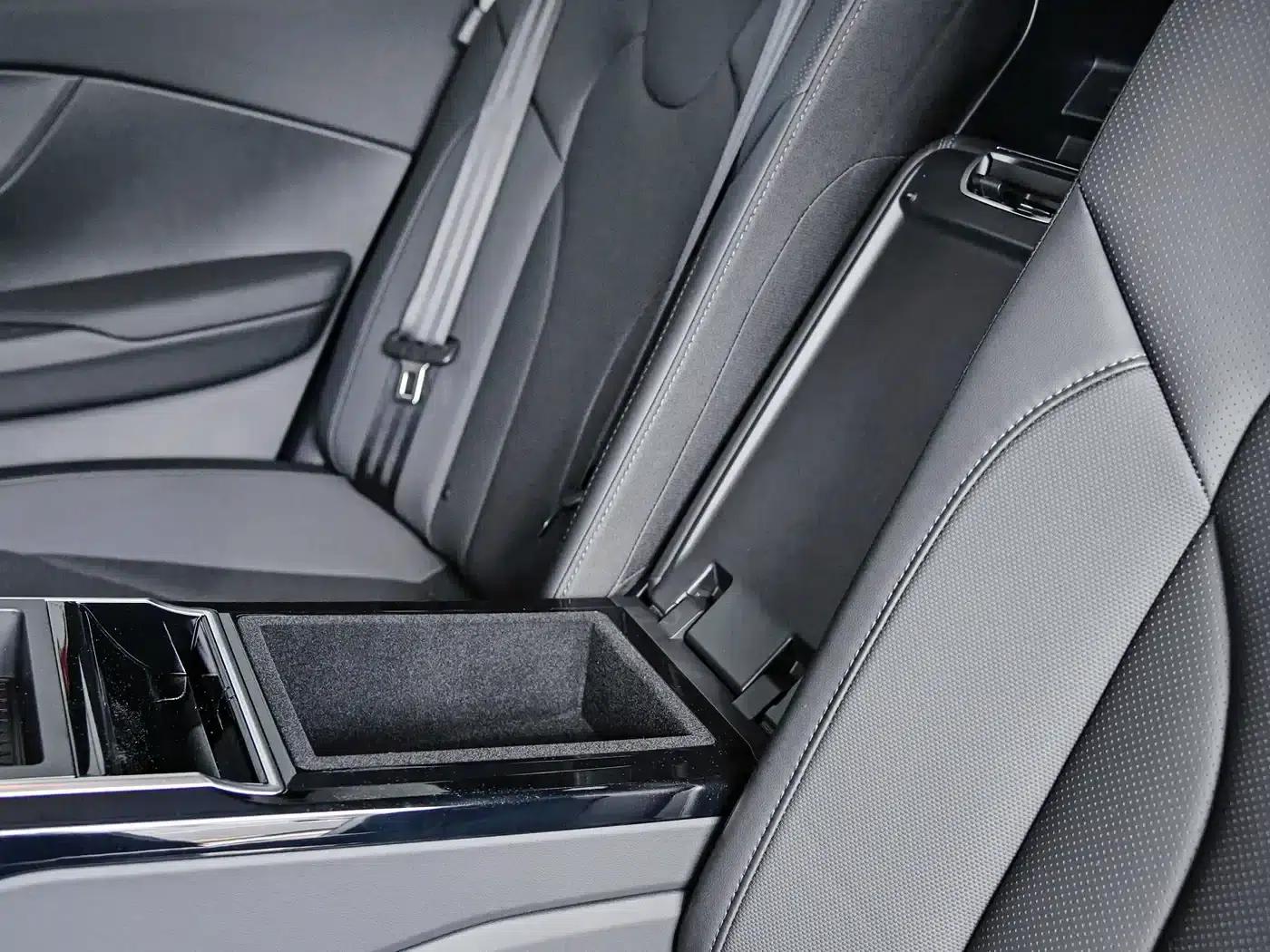Hongqi E-QM5 2023 Basic Travel Edition — миниатюра 26