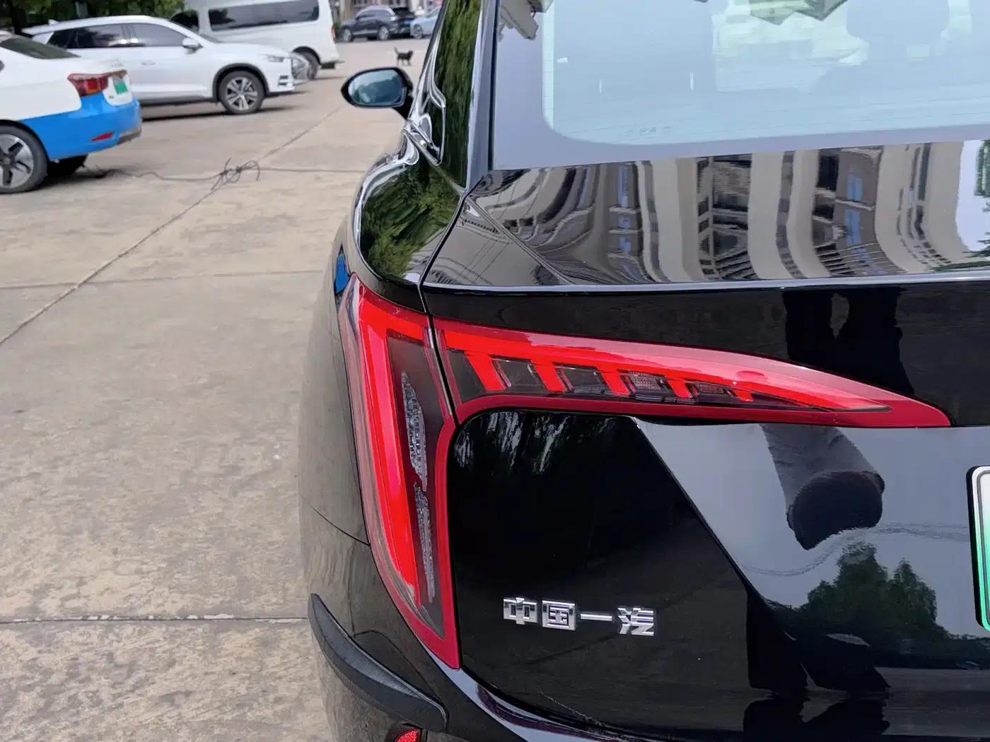 Hongqi E-QM5 2023 Basic Travel Edition — миниатюра 29