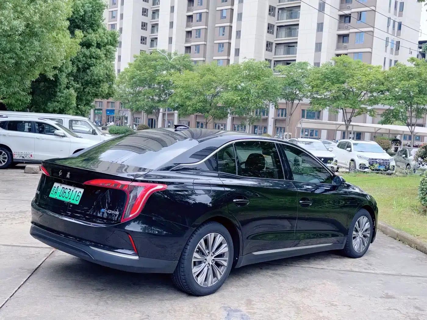 Hongqi E-QM5 2023 Basic Travel Edition — миниатюра 6