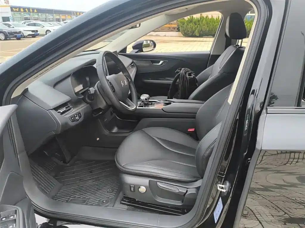 Hongqi E-QM5 2023 Basic Travel Edition — миниатюра 15