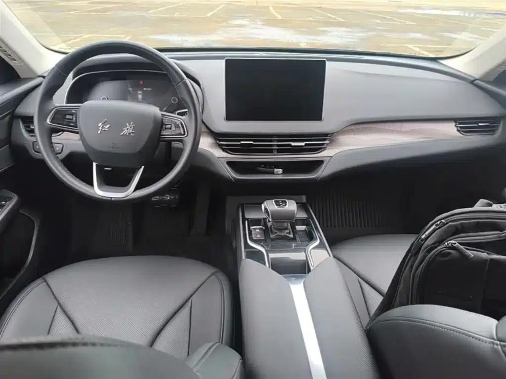 Hongqi E-QM5 2023 Basic Travel Edition — миниатюра 10