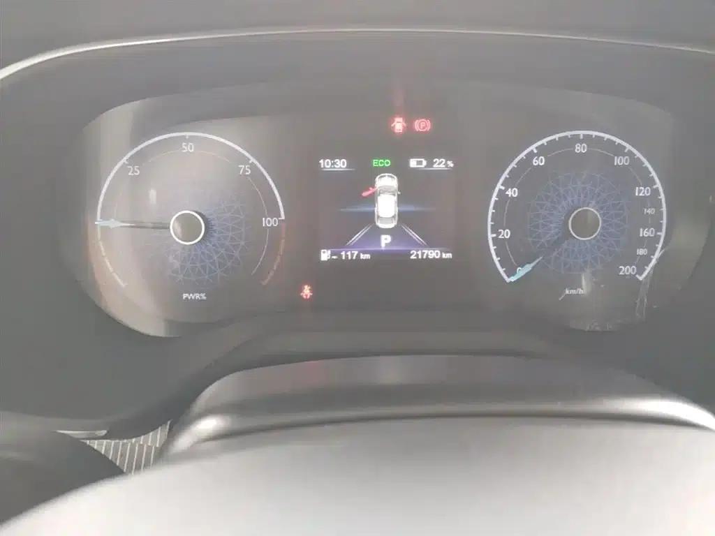 Hongqi E-QM5 2023 Facelift Basic Travel Edition — миниатюра 12