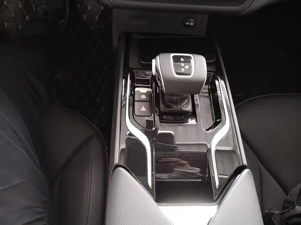 Hongqi E-QM5 2023 Facelift Basic Travel Edition — миниатюра 14