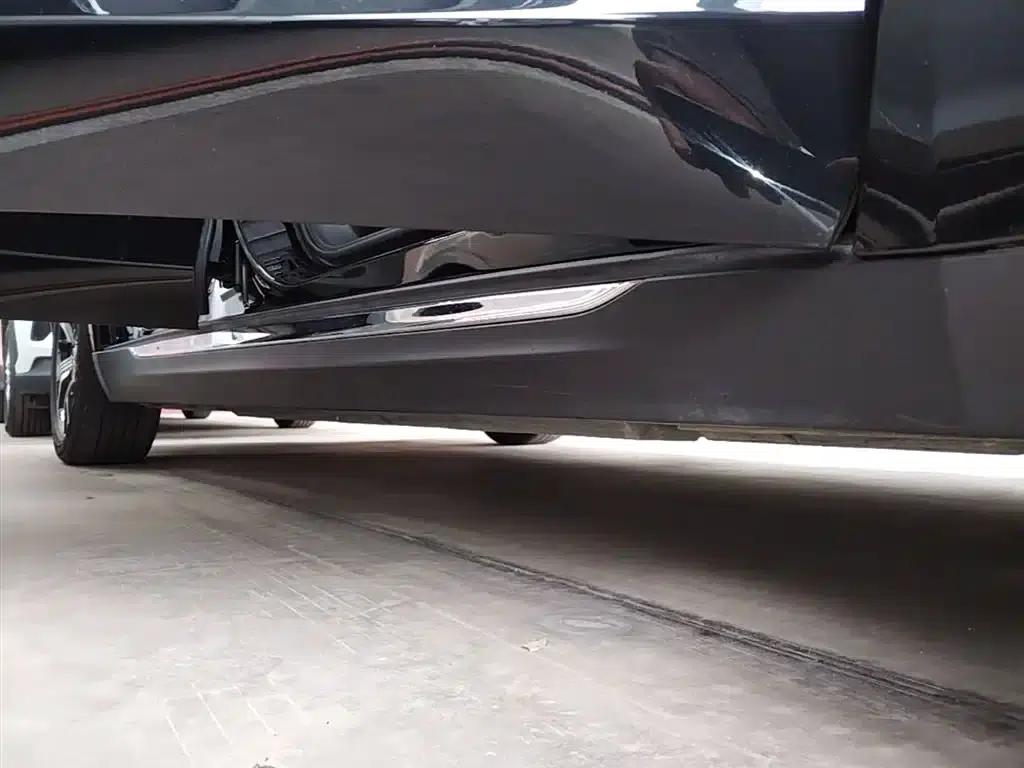 Hongqi E-QM5 2023 Facelift Basic Travel Edition — миниатюра 21