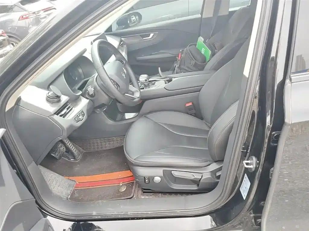Hongqi E-QM5 2023 Facelift Basic Travel Edition — миниатюра 15