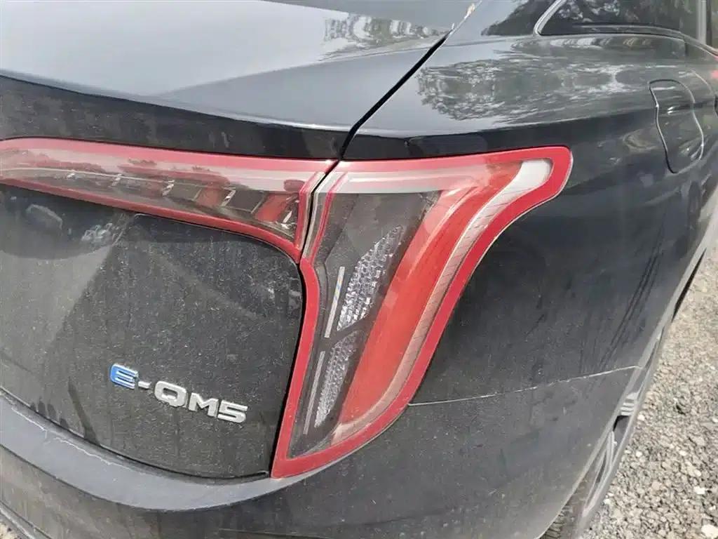 Hongqi E-QM5 2023 Facelift Basic Travel Edition — миниатюра 8