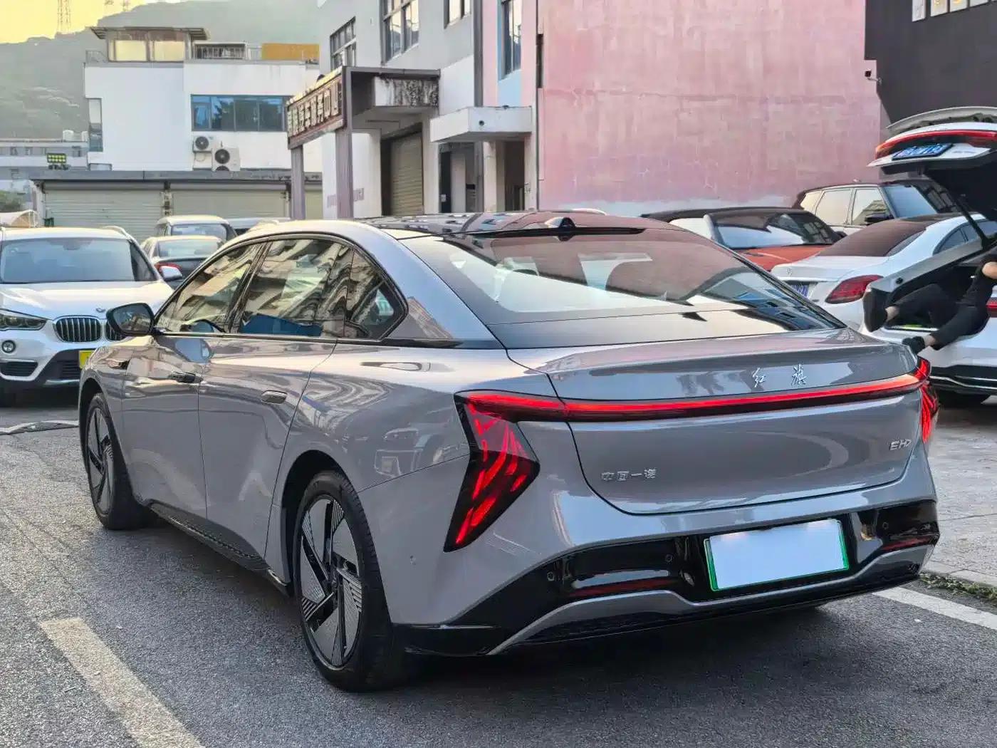Hongqi EH7 2025 640 AWD Smart Selection Edition — миниатюра 6