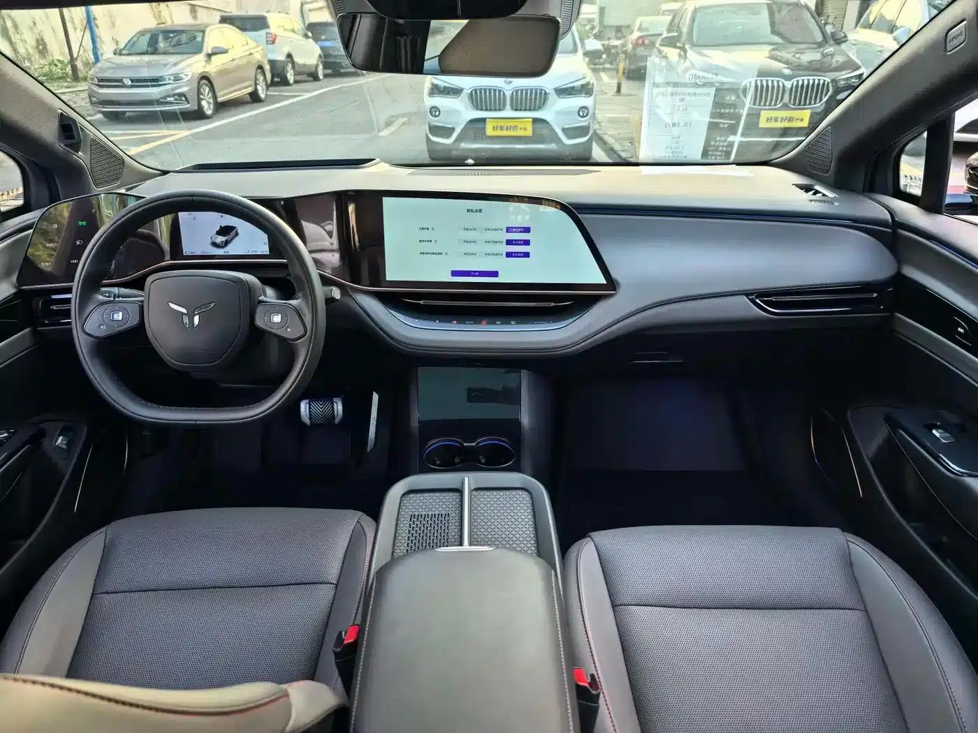 Hongqi EH7 2025 640 AWD Smart Selection Edition — миниатюра 8