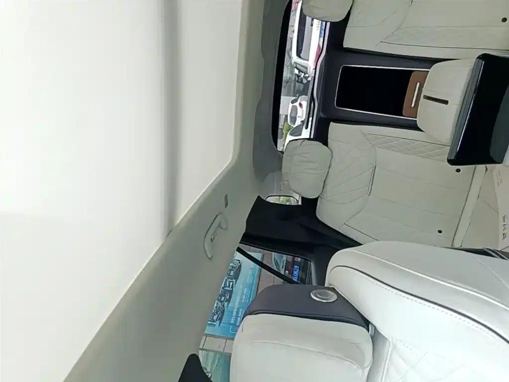 Hongqi E-HS9 2022 Model 660km Flagship Edition (Four Seats) — миниатюра 18