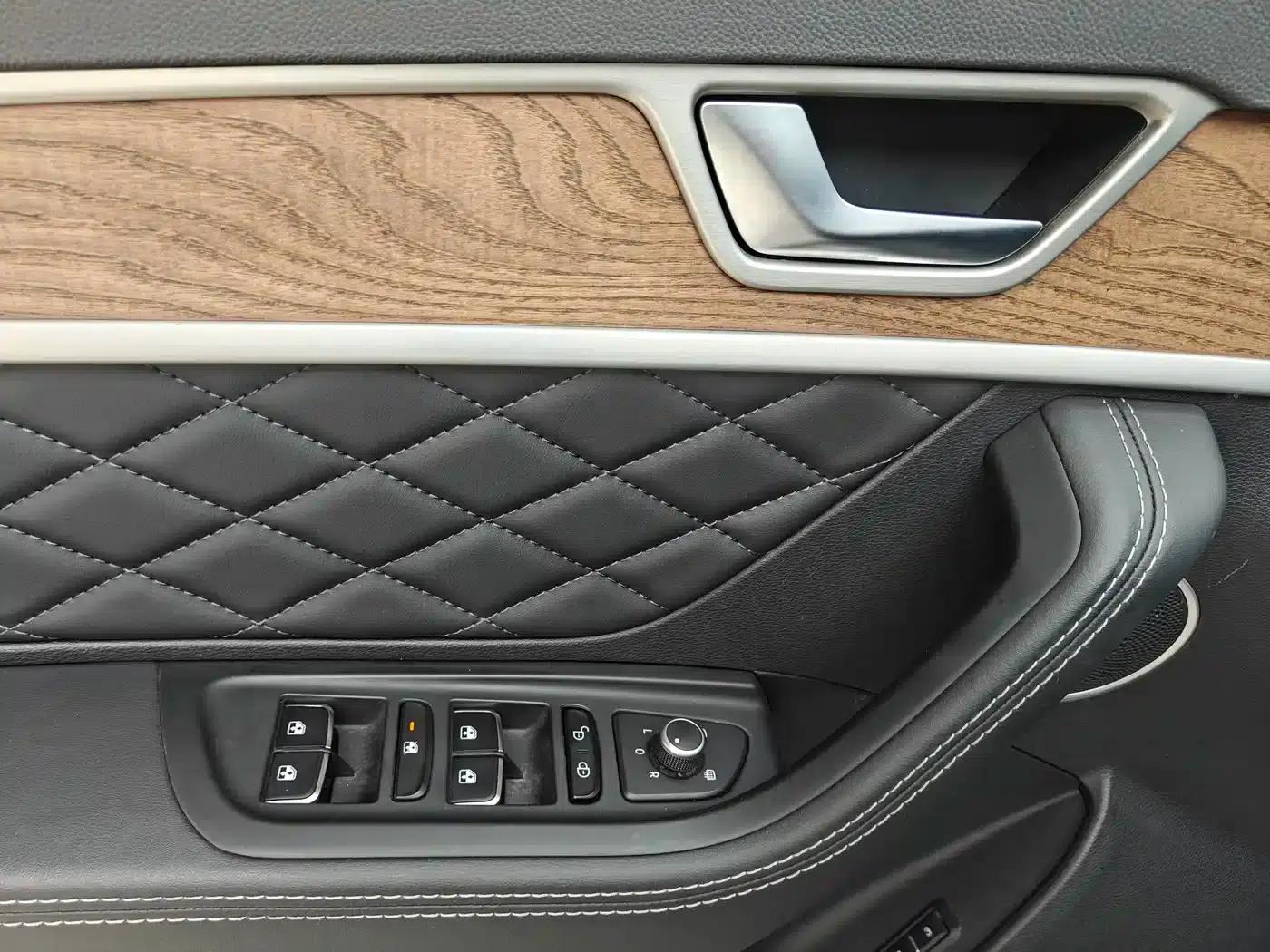 Hongqi HS7 2022 2.0T DCT 2WD Intelligent Flagship Edition (5-seater) — миниатюра 13