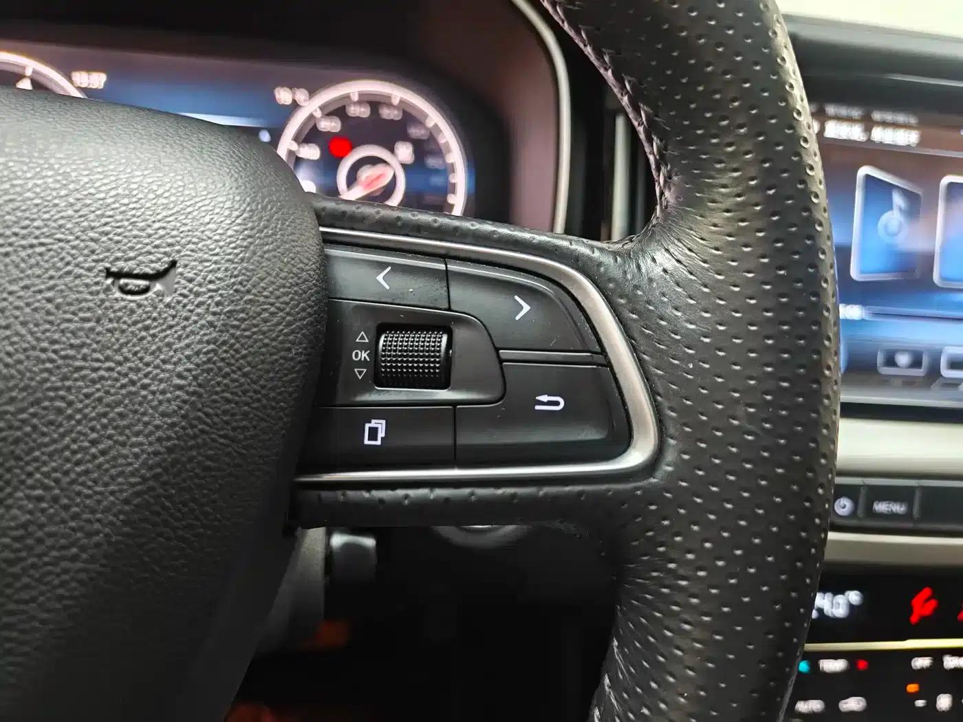 Hongqi HS7 2022 2.0T DCT 2WD Intelligent Flagship Edition (5-seater) — миниатюра 8