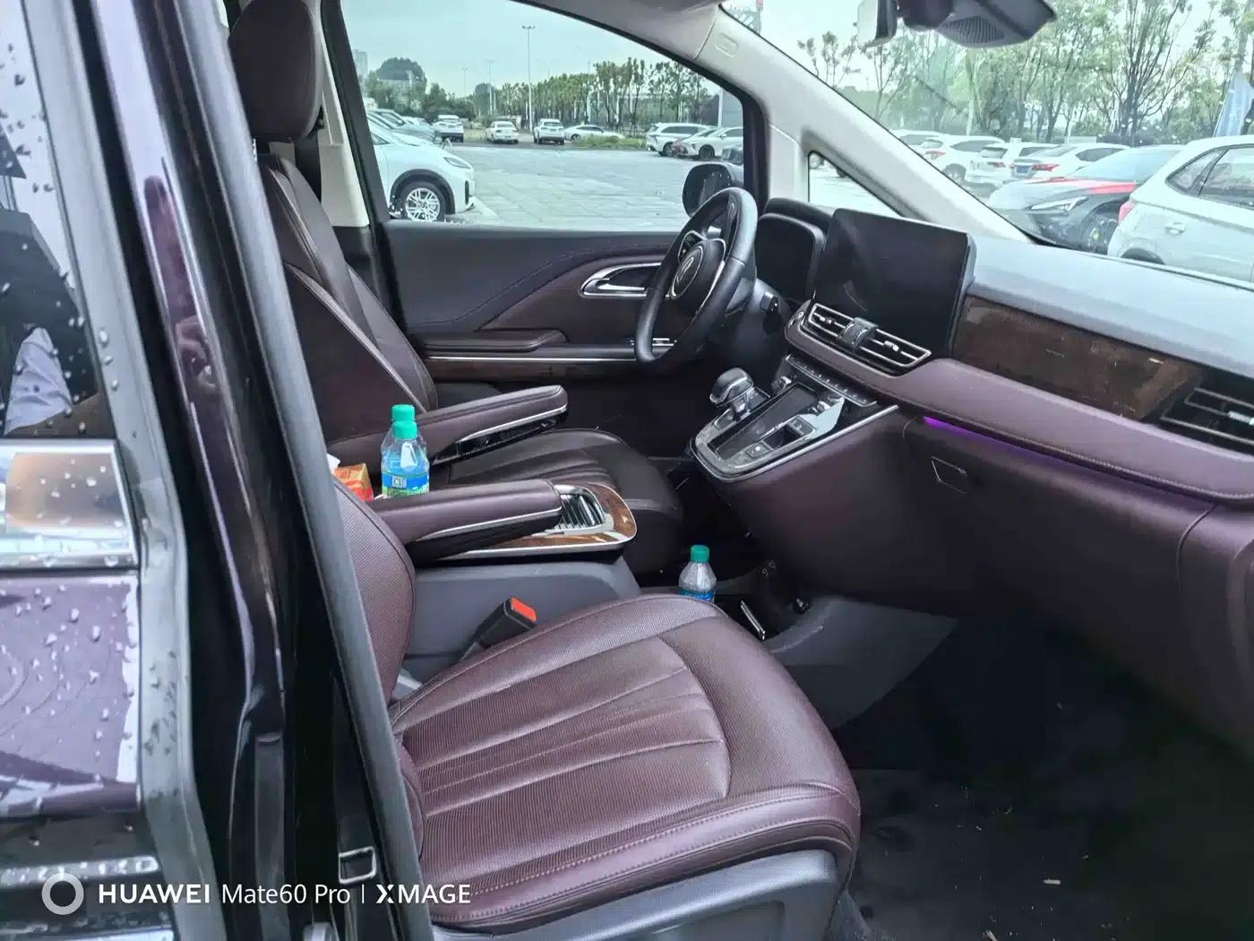 Hongqi HQ9 2023 2.0T Intelligent Flagship Edition — миниатюра 6