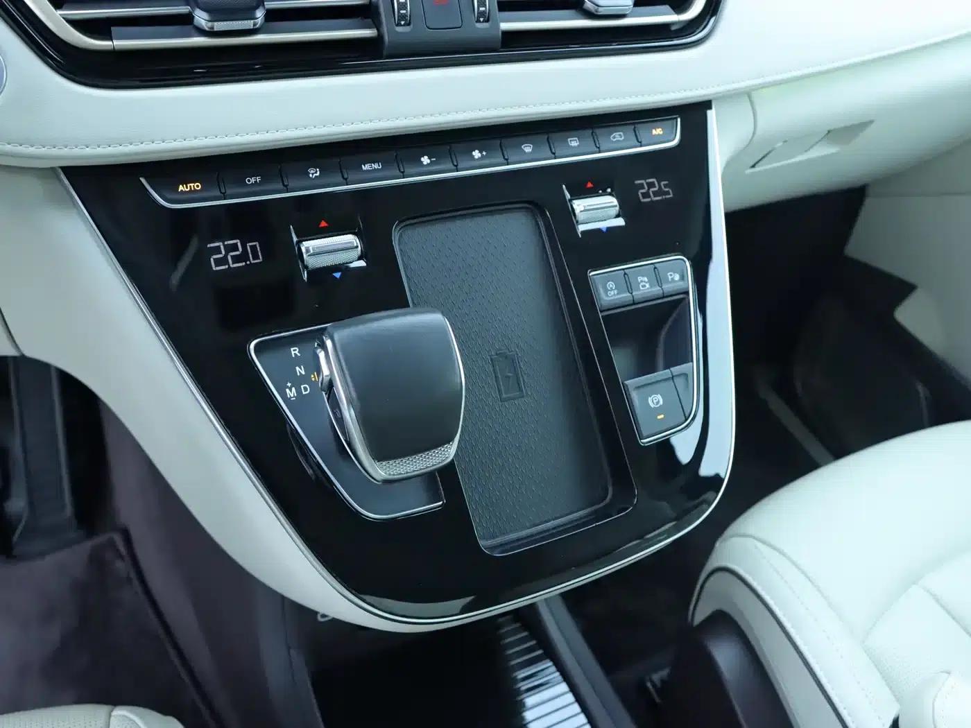 Hongqi HQ9 2023 2.0T Intelligent Flagship Edition — миниатюра 11