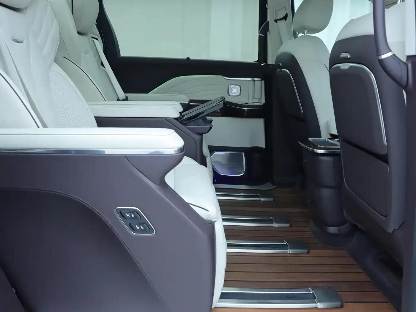 Hongqi HQ9 2023 2.0T Intelligent Flagship Edition — миниатюра 13