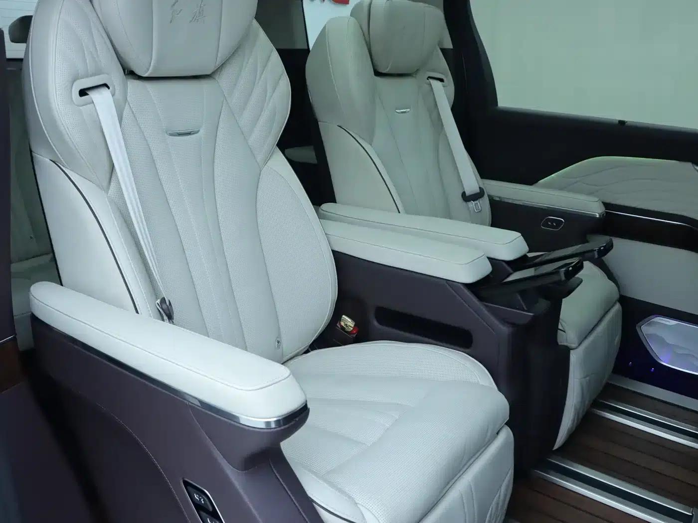 Hongqi HQ9 2023 2.0T Intelligent Flagship Edition — миниатюра 14