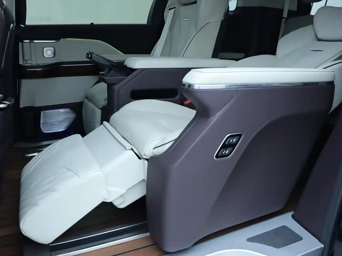 Hongqi HQ9 2023 2.0T Intelligent Flagship Edition — миниатюра 18
