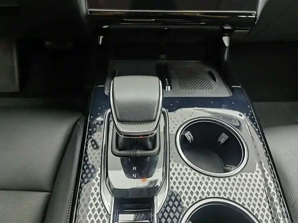 Hongqi HS3 PHEV 2025 model, 117km range, Jinwei PLUS version — миниатюра 13