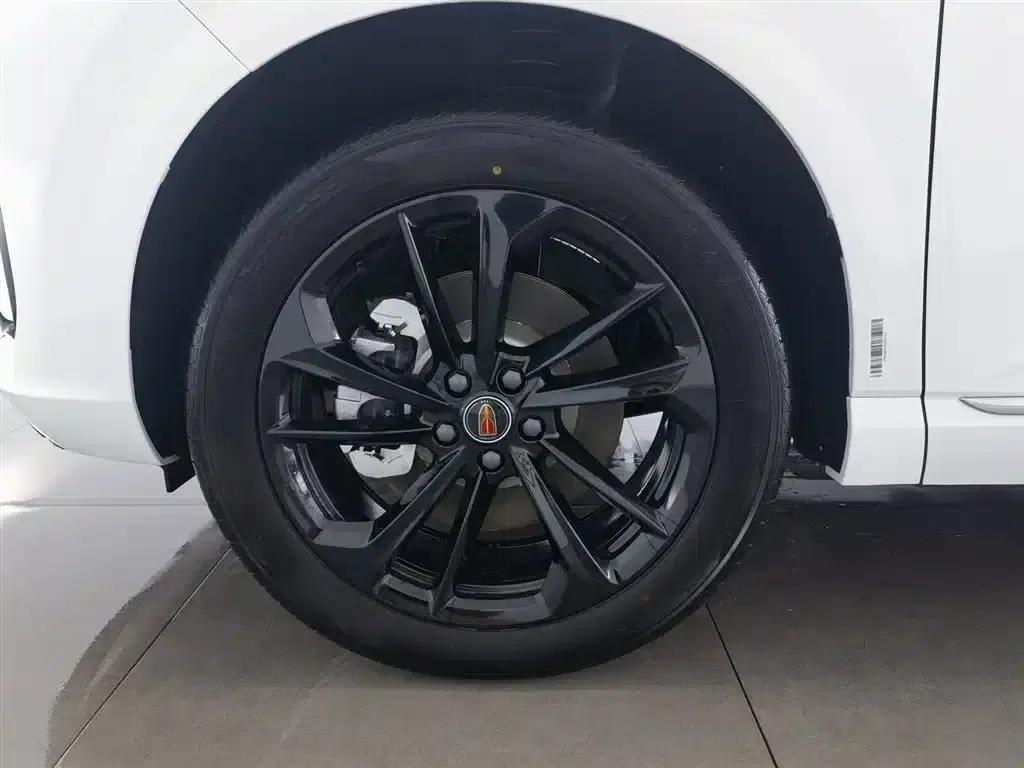 Hongqi HS3 PHEV 2025 model, 117km range, Jinwei PLUS version — миниатюра 17
