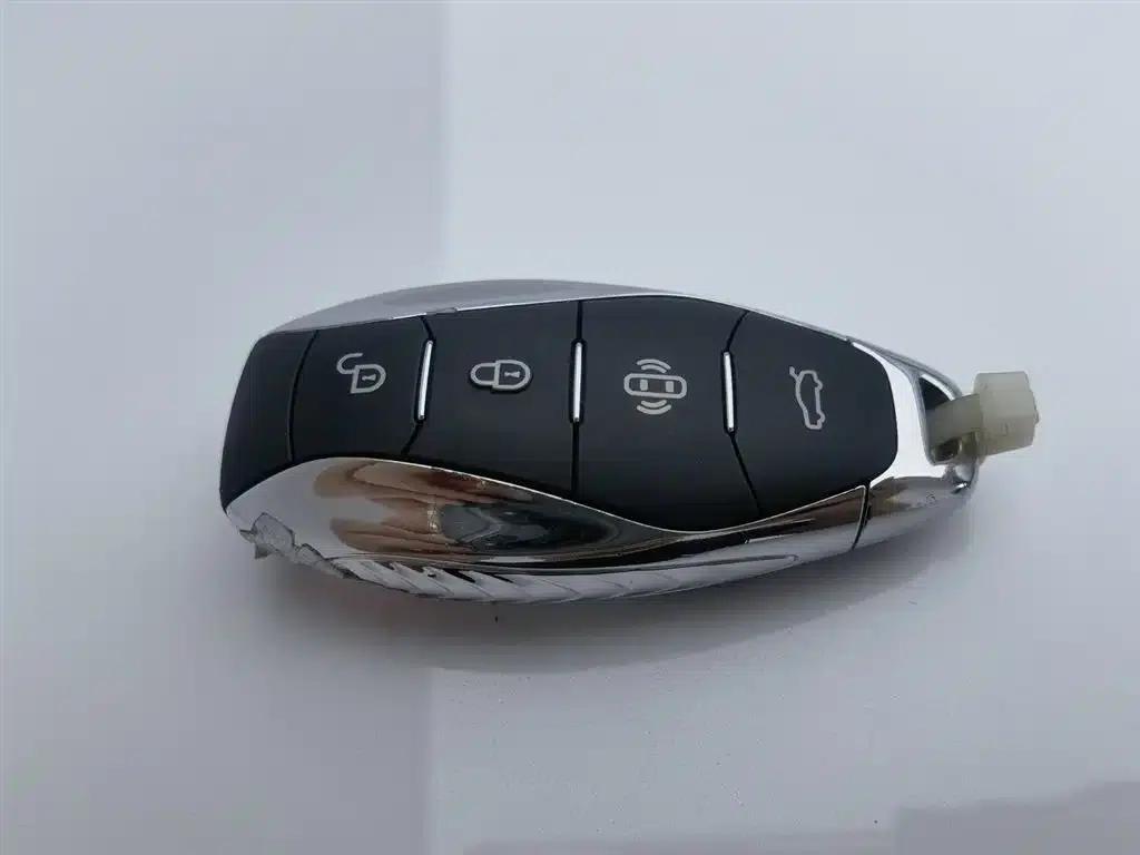 Hongqi HS3 PHEV 2025 model, 117km range, Jinwei PLUS version — миниатюра 19