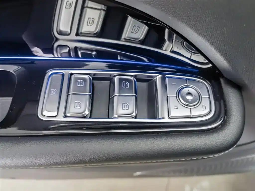 Hongqi HS3 PHEV 2025 model, 117km range, Jinwei PLUS version — миниатюра 9