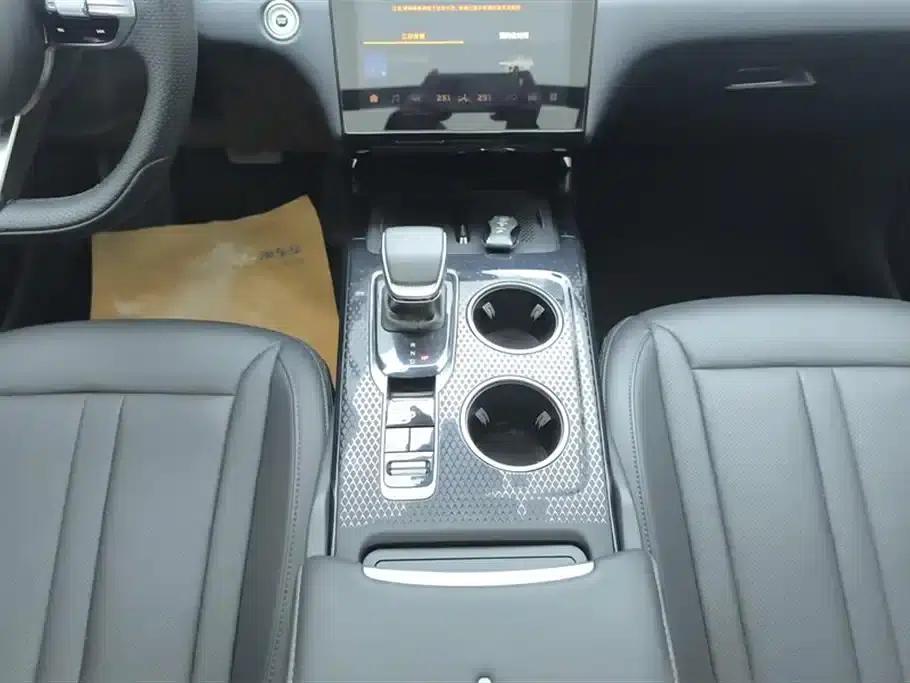 Hongqi HS3 PHEV 2024 Model, 115km/h Performance Edition — миниатюра 16