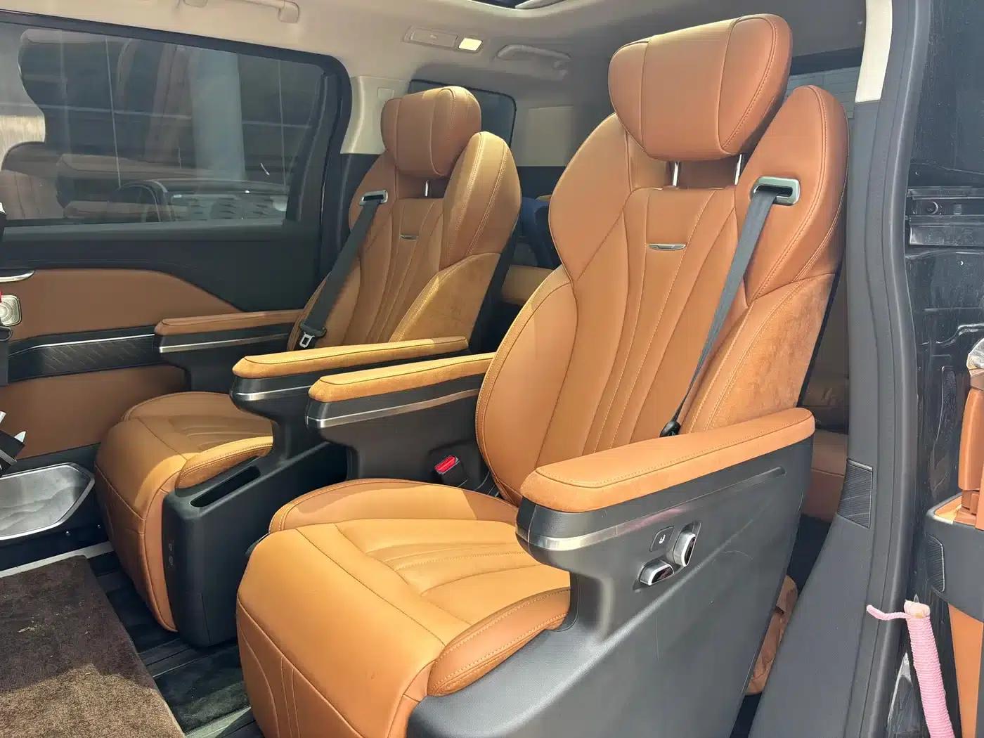 Hongqi HQ9 PHEV 2024 2.0T AWD Business Edition — миниатюра 7