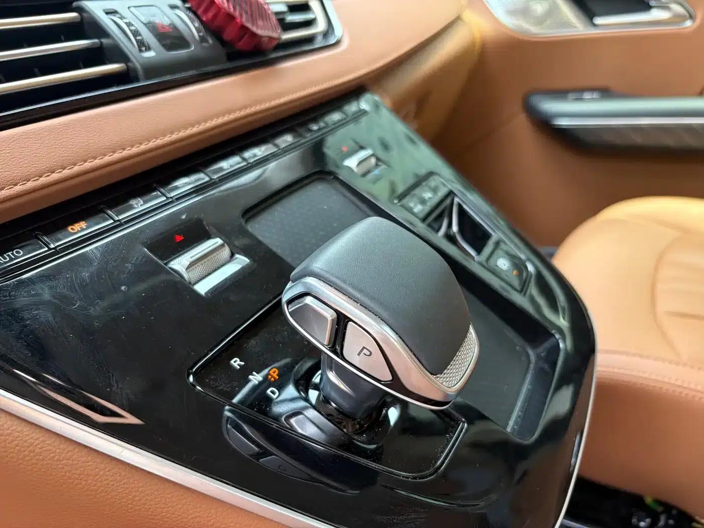 Hongqi HQ9 PHEV 2024 2.0T AWD Business Edition — миниатюра 8