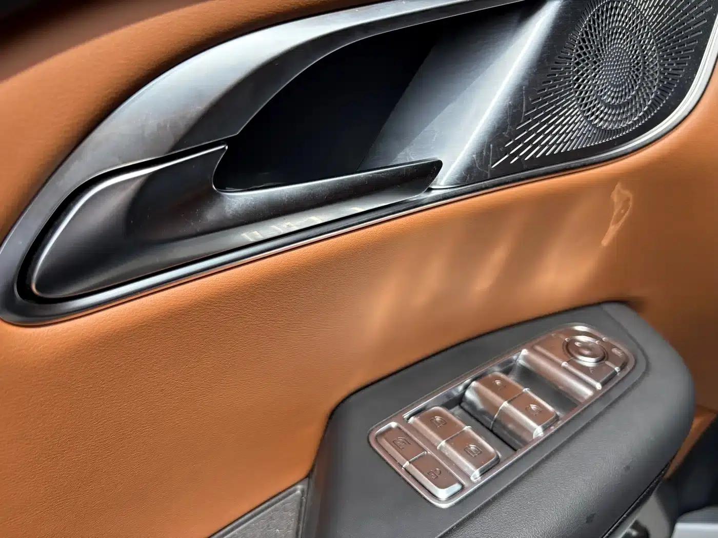 Hongqi HQ9 PHEV 2024 2.0T AWD Business Edition — миниатюра 9