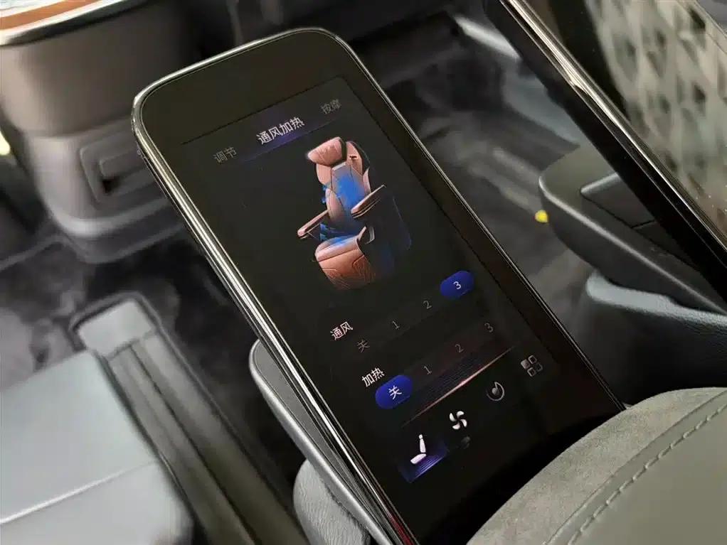 Hongqi HQ9 PHEV 2024 2.0T AWD Luxury Edition — миниатюра 12