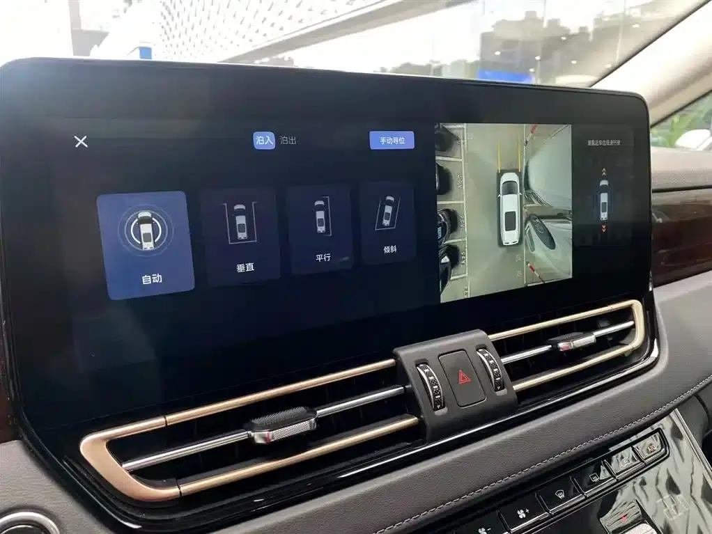 Hongqi HQ9 PHEV 2024 2.0T AWD Luxury Edition — миниатюра 26