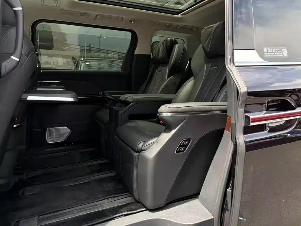 Hongqi HQ9 PHEV 2024 2.0T AWD Luxury Edition — миниатюра 7