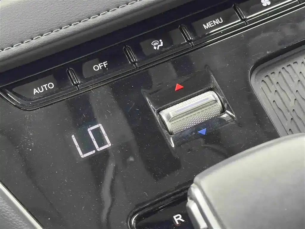Hongqi HQ9 PHEV 2024 2.0T AWD Luxury Edition — миниатюра 16