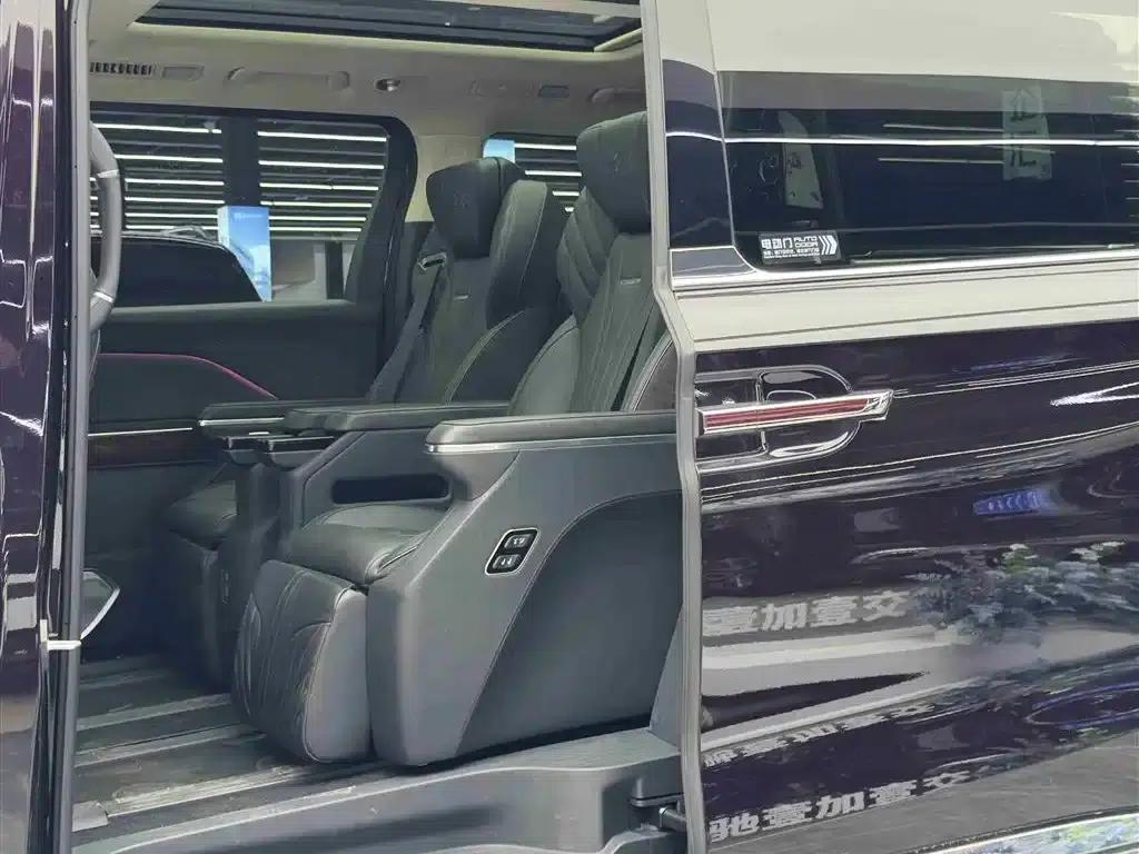 Hongqi HQ9 PHEV 2024 2.0T AWD Luxury Edition — миниатюра 7