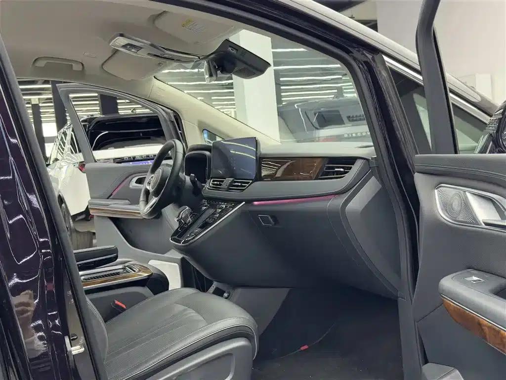 Hongqi HQ9 PHEV 2024 2.0T AWD Luxury Edition — миниатюра 8