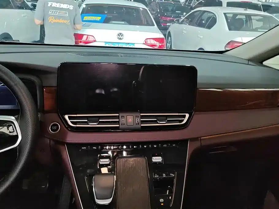 Hongqi HQ9 PHEV 2024 2.0T AWD Luxury Edition — миниатюра 13