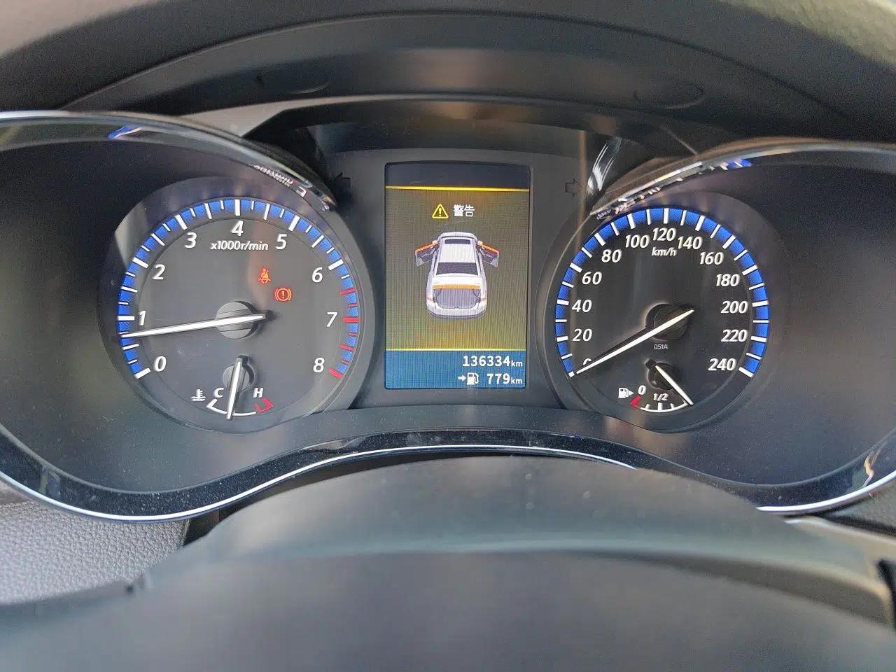 Venucia D60 2018 1.6L Manual Smart Connect Elite Edition — миниатюра 12