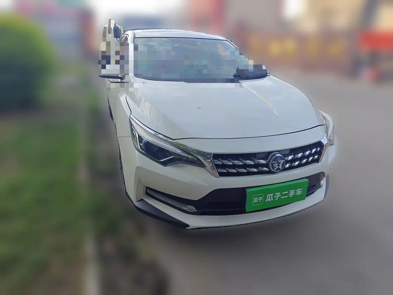 Venucia D60 2018 1.6L Manual Smart Connect Elite Edition — миниатюра 3