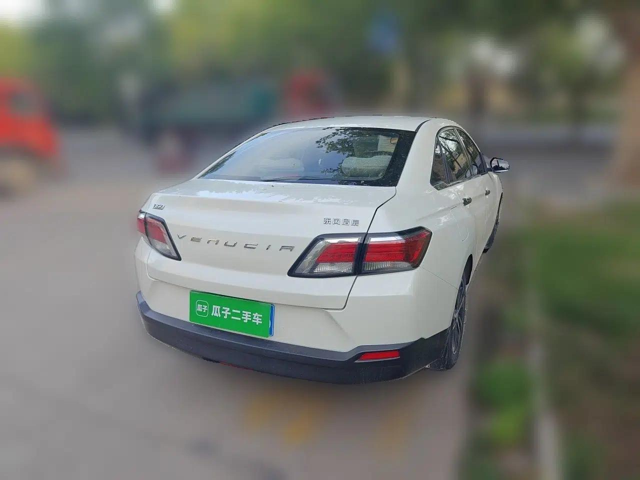 Venucia D60 2018 1.6L Manual Smart Connect Elite Edition — миниатюра 6