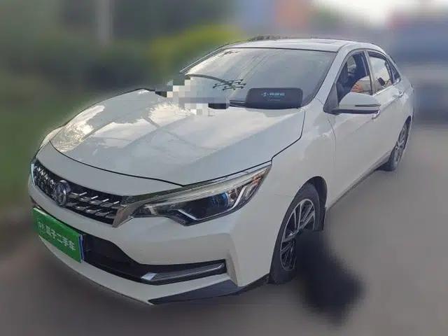 Venucia D60 2018 1.6L Manual Smart Connect Elite Edition