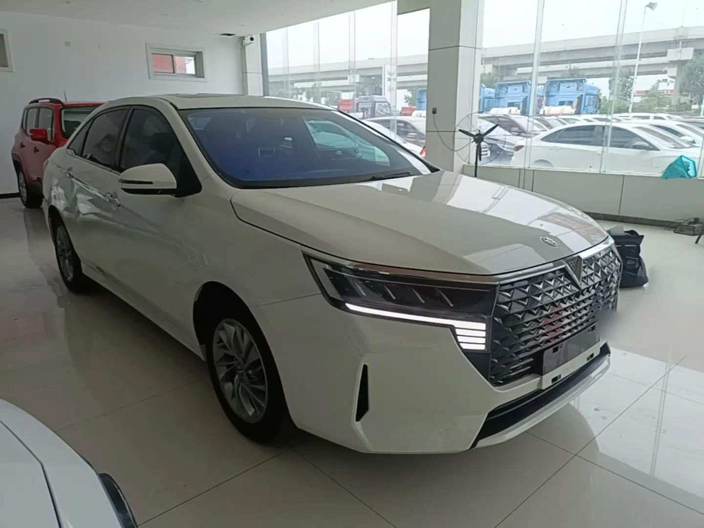 Venucia D60 2021 PLUS 1.6L XL CVT Yue Ling Edition — миниатюра 3