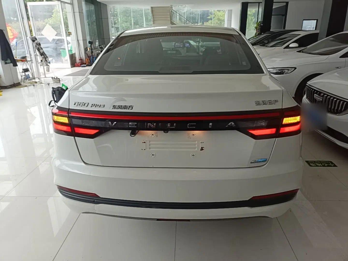 Venucia D60 2021 PLUS 1.6L XL CVT Yue Ling Edition — миниатюра 5