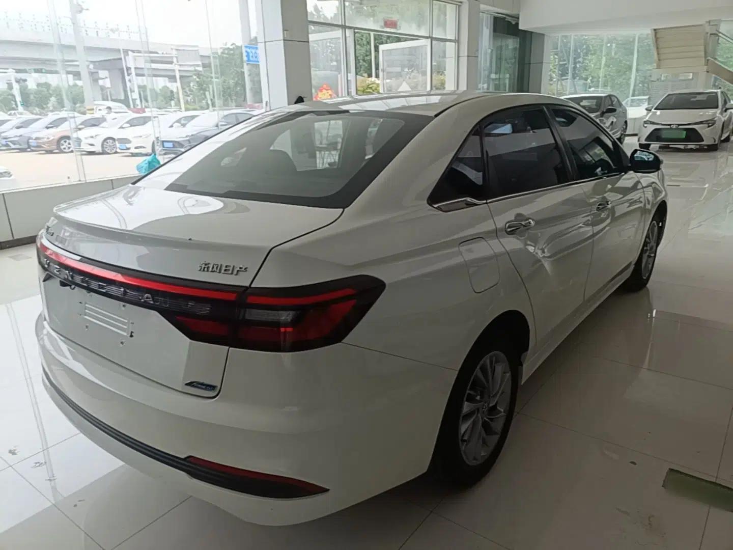 Venucia D60 2021 PLUS 1.6L XL CVT Yue Ling Edition — миниатюра 6